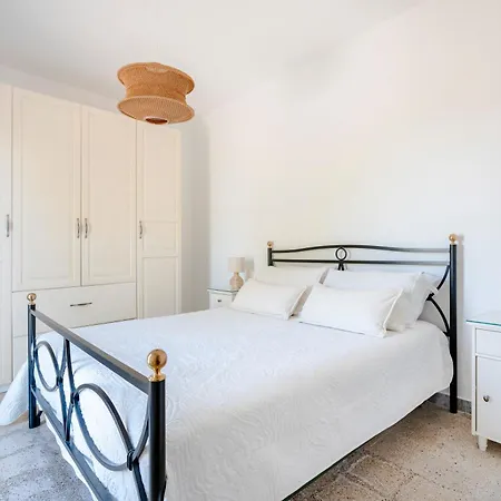 Trullo Rossi * 파사노